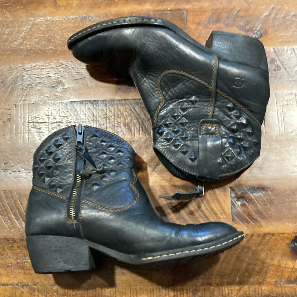 Born Jin black leather western ankle boots 6.5